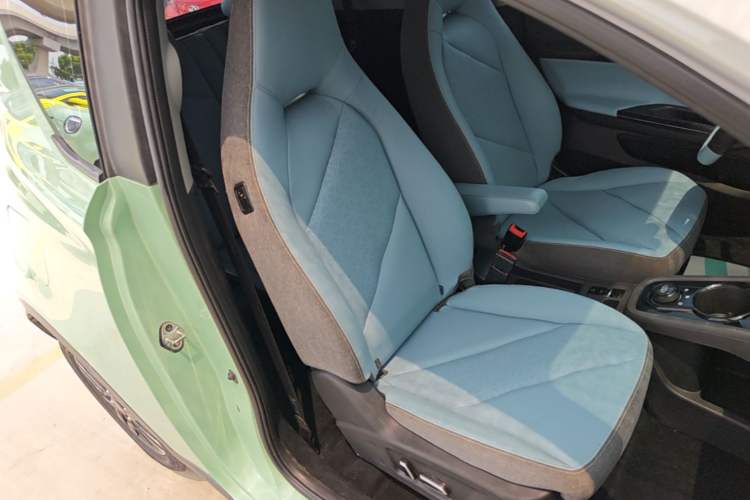 Used Chery QQ Little Ant 2022 Sweet Pink Edition Half-Sugar Version 3-Cell Lithium 30kW 301km Right Front Seat