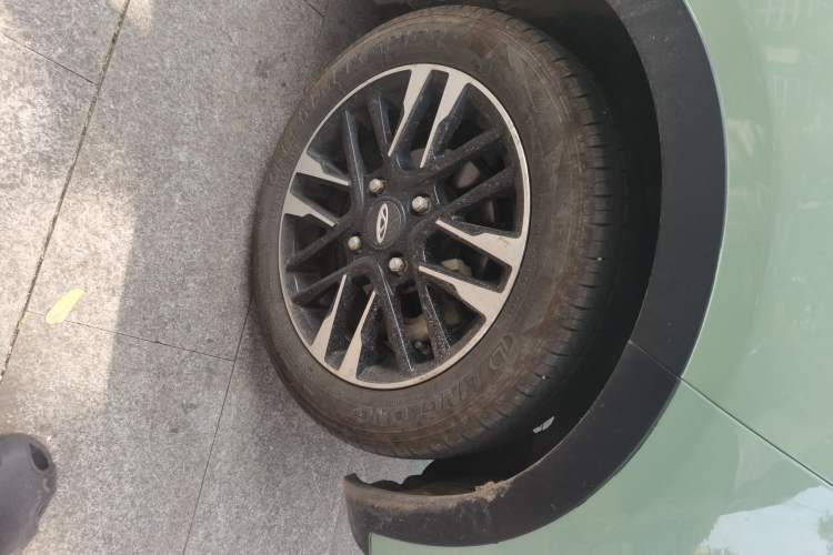 Used Chery QQ Little Ant 2022 Sweet Pink Edition Half-Sugar Version Lithium Iron Phosphate 30 kW 301 km Right Front Wheel Hub