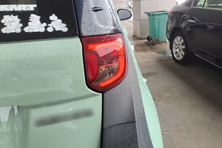 Used Chery QQ Little Ant 2022 Revised Version Sweet Pink Edition Half-Sugar Version Lithium Iron Phosphate 30.7 kWh 30 kW 301 km Right Rear Taillight