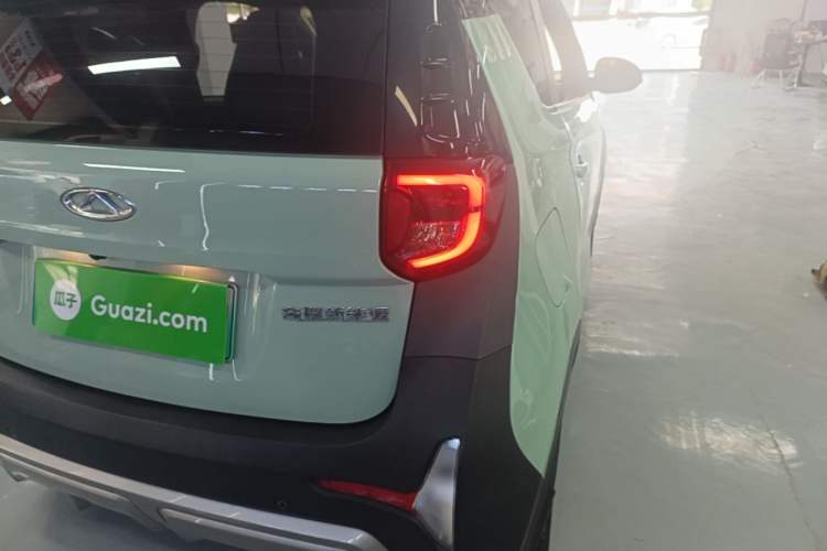 Used Chery QQ Little Ant 2022 Revised Version Sweet Pink Edition Half-Sugar Version Lithium Iron Phosphate 30.7 kWh 30 kW 301 km Right Rear Taillight