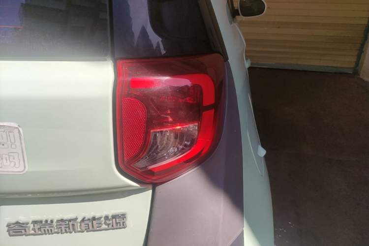 Used Chery QQ Little Ant 2022 Sweet Pink Edition Half-Sugar Version Lithium Iron Phosphate 30 kW 301 km Right Rear Taillight