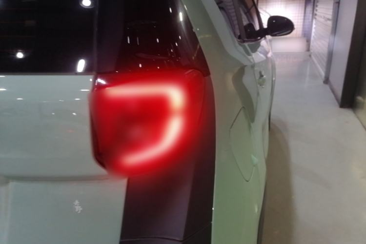 Used Chery QQ Little Ant 2022 Sweet Pink Edition Half-Sugar Version 3-Cell Lithium 30kW 301km Right Rear Taillight