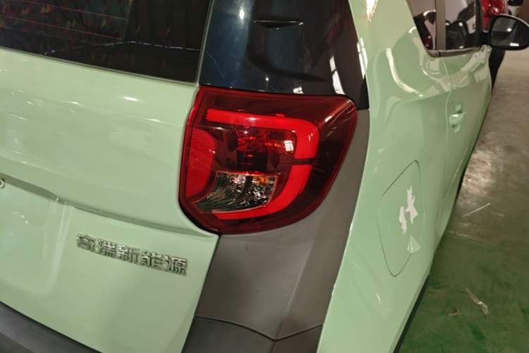 Used Chery QQ Little Ant 2022 Revised Version Sweet Pink Edition Half-Sugar Version Lithium Iron Phosphate 30.7 kWh 30 kW 301 km Right Rear Taillight