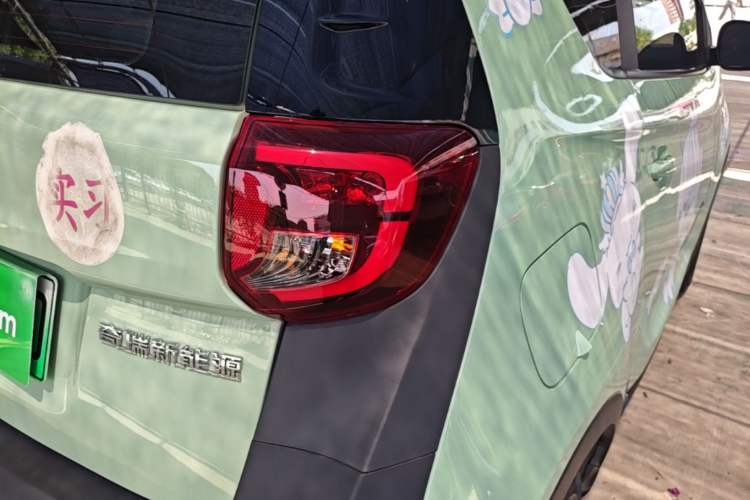 Used Chery QQ Little Ant 2022 Restyled Version Sweet Pink Edition Half-Sugar Version 28.8 kWh 30 kW 301 km Right Rear Taillight