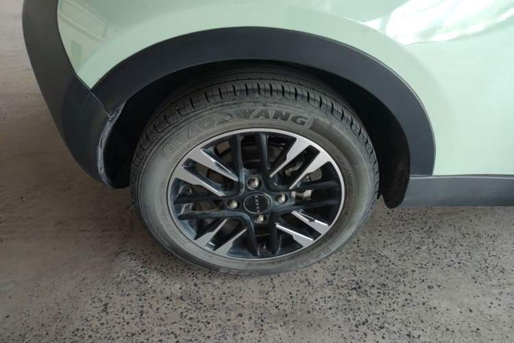 Used Chery QQ Little Ant 2022 Sweet Pink Edition Half-Sugar Version 3-Cell Lithium 30kW 301km Right Rear Wheel Hub