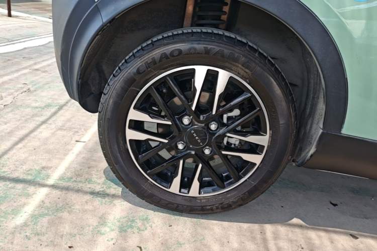 Used Chery QQ Little Ant 2022 Restyled Version Sweet Pink Edition Half-Sugar Version 28.8 kWh 30 kW 301 km Right Rear Wheel Hub