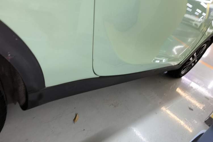 Used Chery QQ Little Ant 2022 Sweet Pink Edition Half-Sugar Version Lithium Iron Phosphate 30 kW 301 km Right Side Sill
