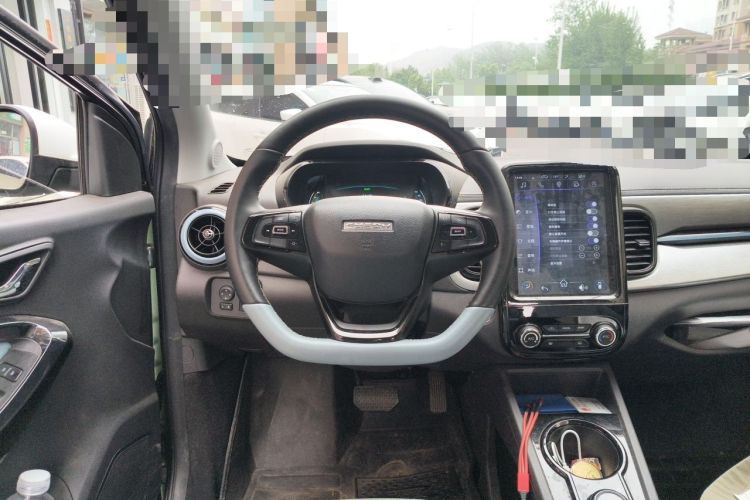 Used Chery QQ Little Ant 2022 Restyled Version Sweet Pink Edition Half-Sugar Version 30.6 kWh 30 kW 301 km Steering Wheel