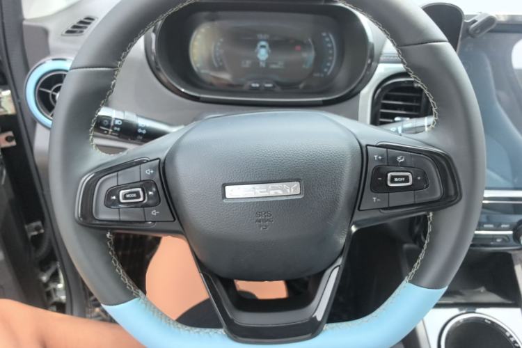 Used Chery QQ Little Ant 2022 Sweet Pink Edition Half-Sugar Version Lithium Iron Phosphate 30 kW 301 km Steering Wheel
