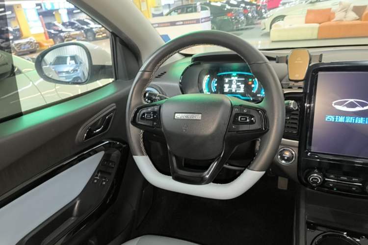 Used Chery QQ Little Ant 2022 Sweet Pink Edition Half-Sugar Version Lithium Iron Phosphate 30 kW 301 km Steering Wheel