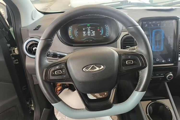 Used Chery QQ Little Ant 2022 Revised Version Sweet Pink Edition Half-Sugar Version Lithium Iron Phosphate 30.7 kWh 30 kW 301 km Steering Wheel