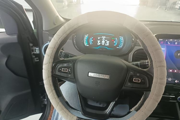 Used Chery QQ Little Ant 2022 Revised Version Sweet Pink Edition Half-Sugar Version Lithium Iron Phosphate 30.7 kWh 30 kW 301 km Steering Wheel