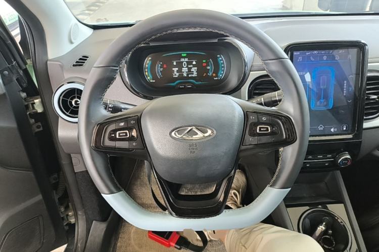 Used Chery QQ Little Ant 2022 Sweet Pink Edition Half-Sugar Version Lithium Iron Phosphate 29.2 kWh 30 kW 301 km Steering Wheel