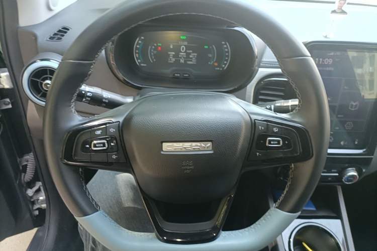 Used Chery QQ Little Ant 2022 Restyled Version Sweet Pink Edition Half-Sugar Version 30.6 kWh 30 kW 301 km Steering Wheel