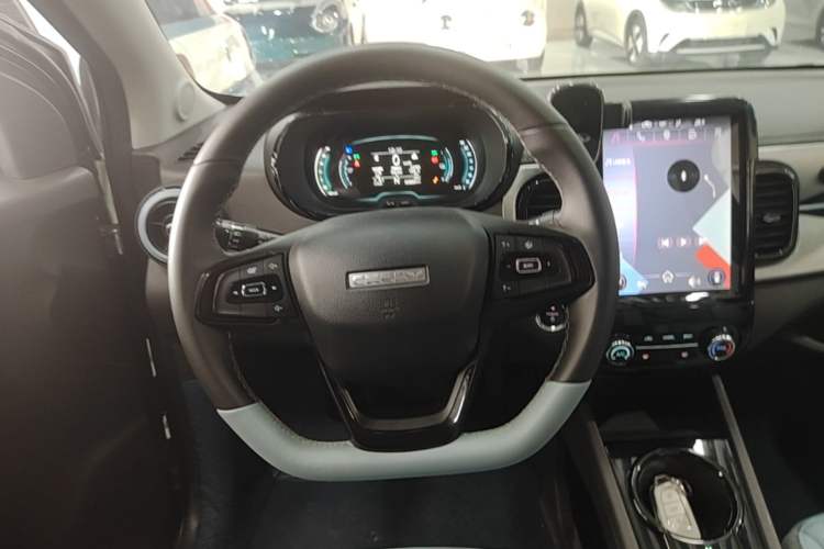 Used Chery QQ Little Ant 2022 Sweet Pink Edition Half-Sugar Version Lithium Iron Phosphate 30 kW 301 km Steering Wheel