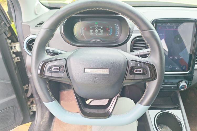 Used Chery QQ Little Ant 2022 Revised Version Sweet Pink Edition Half-Sugar Version Lithium Iron Phosphate 30.7 kWh 30 kW 301 km Steering Wheel