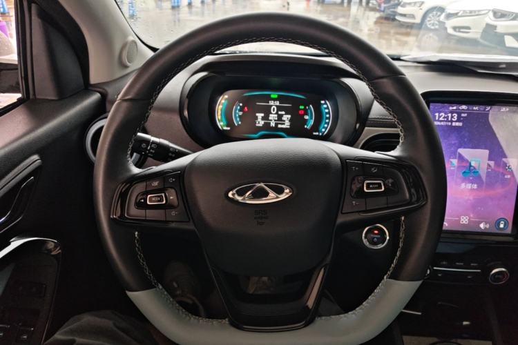 Used Chery QQ Little Ant 2022 Sweet Pink Edition Half-Sugar Version Lithium Iron Phosphate 29.2 kWh 30 kW 301 km Steering Wheel