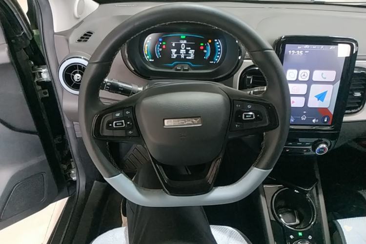 Used Chery QQ Little Ant 2022 Updated Version Sweet Pink Edition Full Sugar Version Lithium Iron Phosphate 30.7 kWh 30 kW 301 km Steering Wheel