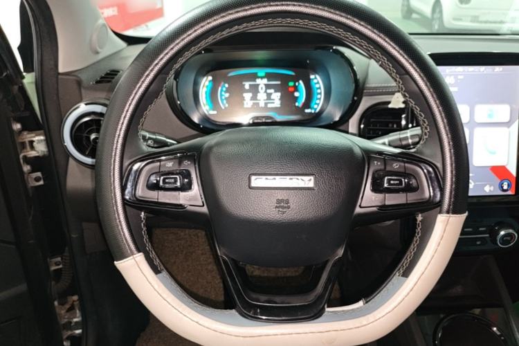 Used Chery QQ Little Ant 2022 Revised Version Sweet Pink Edition Half-Sugar Version Lithium Iron Phosphate 30.7 kWh 30 kW 301 km Steering Wheel