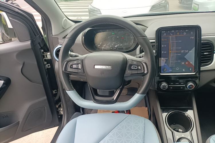 Used Chery QQ Little Ant 2022 Revised Version Sweet Pink Edition Half-Sugar Version Lithium Iron Phosphate 30.7 kWh 30 kW 301 km Steering Wheel