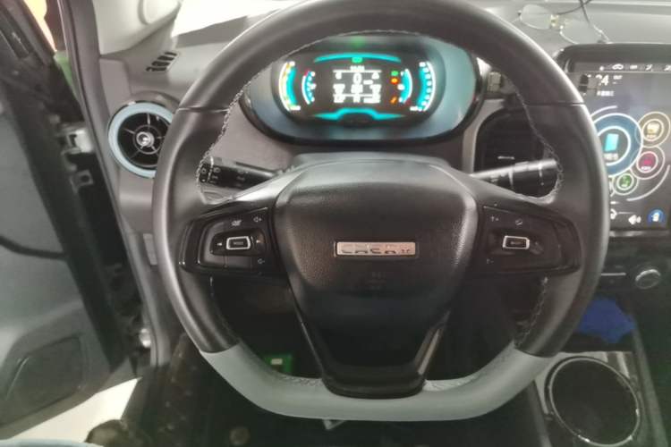 Used Chery QQ Little Ant 2022 Sweet Pink Edition Half-Sugar Version Lithium Iron Phosphate 30 kW 301 km Steering Wheel