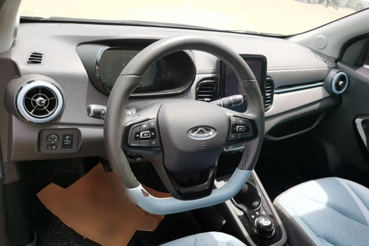 Used Chery QQ Little Ant 2022 Revised Version Sweet Pink Edition Half-Sugar Version Lithium Iron Phosphate 30.7 kWh 30 kW 301 km Steering Wheel