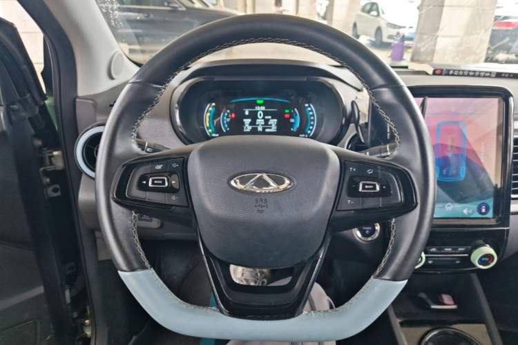 Used Chery QQ Little Ant 2022 Sweet Pink Edition Half-Sugar Version Lithium Iron Phosphate 29.2 kWh 30 kW 301 km Steering Wheel