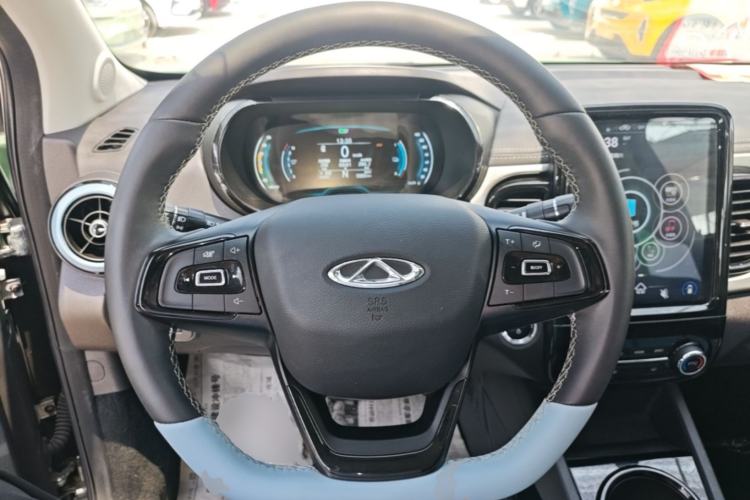 Used Chery QQ Little Ant 2022 Restyled Version Sweet Pink Edition Half-Sugar Version 28.8 kWh 30 kW 301 km Steering Wheel