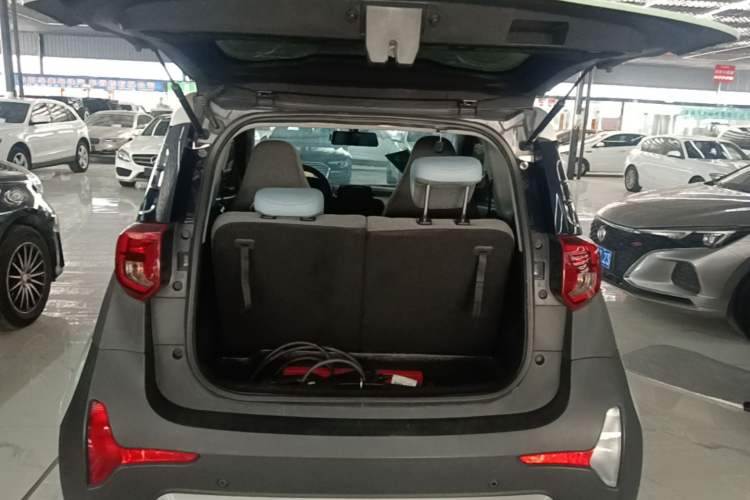 Used Chery QQ Little Ant 2022 Revised Version Sweet Pink Edition Half-Sugar Version Lithium Iron Phosphate 30.7 kWh 30 kW 301 km Trunk