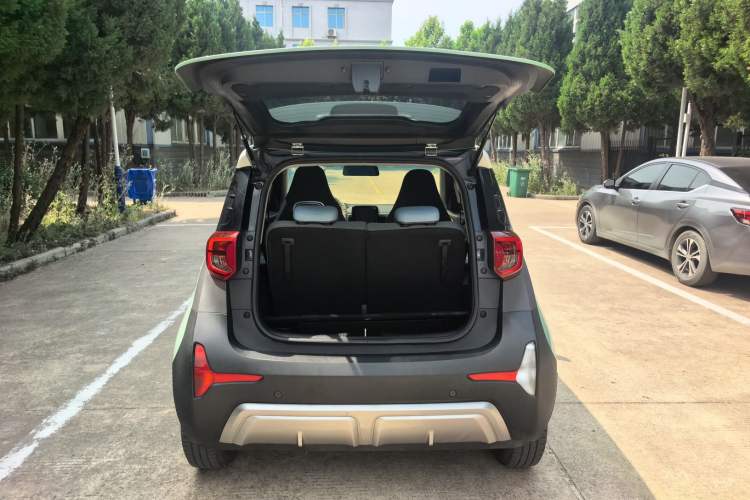 Used Chery QQ Little Ant 2022 Revised Version Sweet Pink Edition Half-Sugar Version Lithium Iron Phosphate 30.7 kWh 30 kW 301 km Trunk