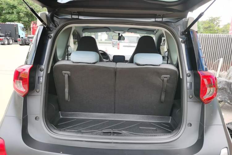Used Chery QQ Little Ant 2022 Sweet Pink Edition Half-Sugar Version Lithium Iron Phosphate 29.2 kWh 30 kW 301 km Trunk