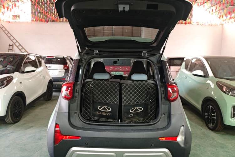 Used Chery QQ Little Ant 2022 Revised Version Sweet Pink Edition Half-Sugar Version Lithium Iron Phosphate 30.7 kWh 30 kW 301 km Trunk