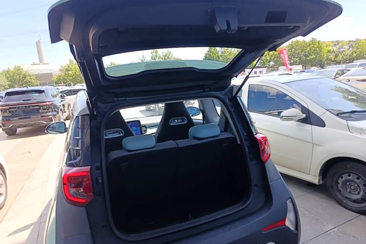 Used Chery QQ Little Ant 2022 Restyled Version Sweet Pink Edition Half-Sugar Version 28.8 kWh 30 kW 301 km Trunk