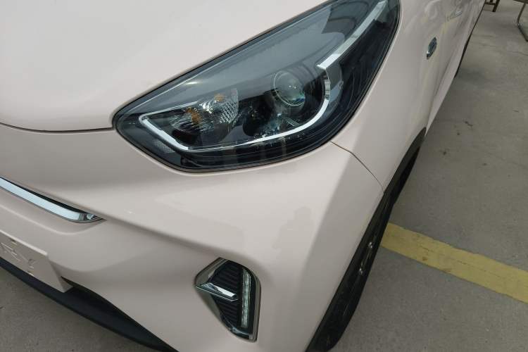 Used Chery QQ Little Ant 2022 Revised Version Sweet Pink Edition Half-Sugar Version Lithium Iron Phosphate 30.7 kWh 30 kW 301 km Left Front Headlight
