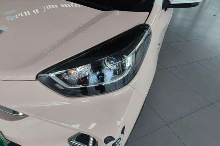 Used Chery QQ Little Ant 2022 Sweet Pink Edition Half-Sugar Version Lithium Iron Phosphate 29.2 kWh 30 kW 301 km Left Front Headlight