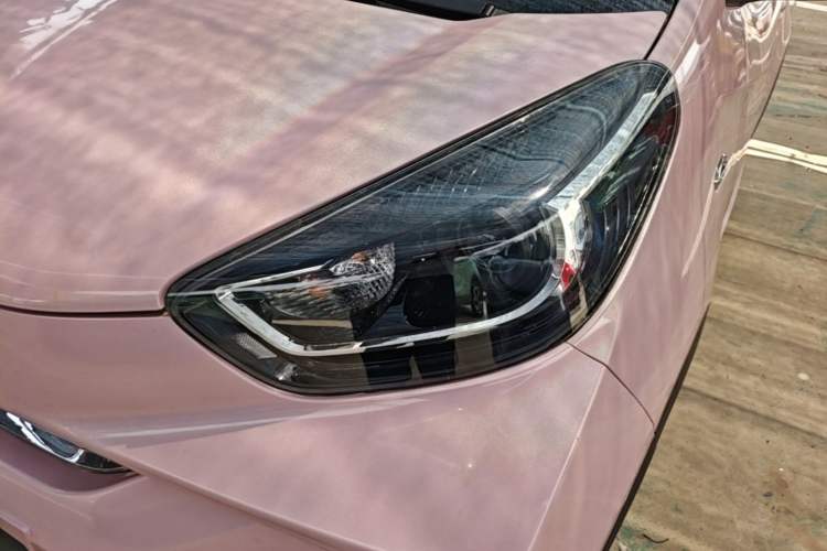 Used Chery QQ Little Ant 2022 Updated Version Sweet Pink Edition Full Sugar Version Lithium Iron Phosphate 30.7 kWh 30 kW 301 km Left Front Headlight