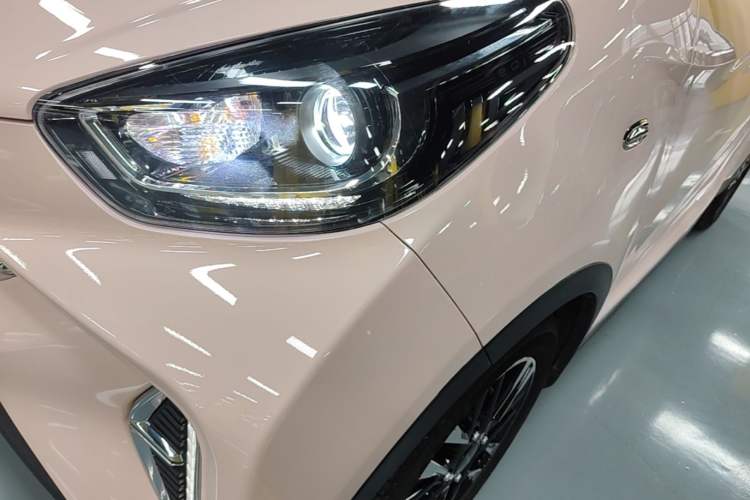 Used Chery QQ Little Ant 2022 Sweet Pink Edition Half-Sugar Version Lithium Iron Phosphate 30 kW 301 km Left Front Headlight