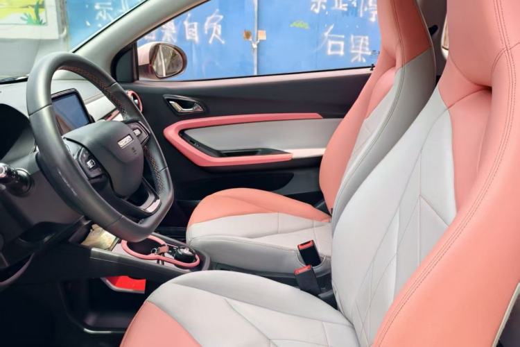 Used Chery QQ Little Ant 2022 Restyled Version Sweet Pink Edition Half-Sugar Version 30.6 kWh 30 kW 301 km Left Front Seat