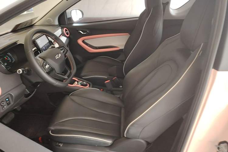 Used Chery QQ Little Ant 2022 Sweet Pink Edition Half-Sugar Version Lithium Iron Phosphate 29.2 kWh 30 kW 301 km Left Front Seat