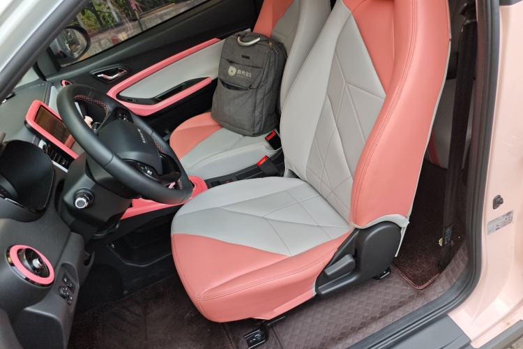 Used Chery QQ Little Ant 2022 Sweet Pink Edition Half-Sugar Version 3-Cell Lithium 30kW 301km Left Front Seat
