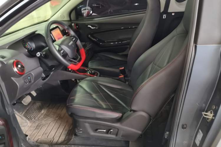 Used Chery QQ Little Ant 2022 Updated Version Sweet Pink Edition Full Sugar Version Lithium Iron Phosphate 30.7 kWh 30 kW 301 km Left Front Seat
