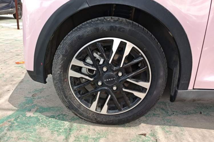 Used Chery QQ Little Ant 2022 Updated Version Sweet Pink Edition Full Sugar Version Lithium Iron Phosphate 30.7 kWh 30 kW 301 km Left Front Wheel Hub