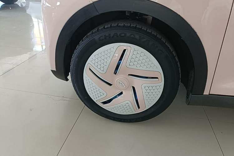 Used Chery QQ Little Ant 2022 Me 301km Romance Phosphate Lithium-Iron Left Front Wheel Hub