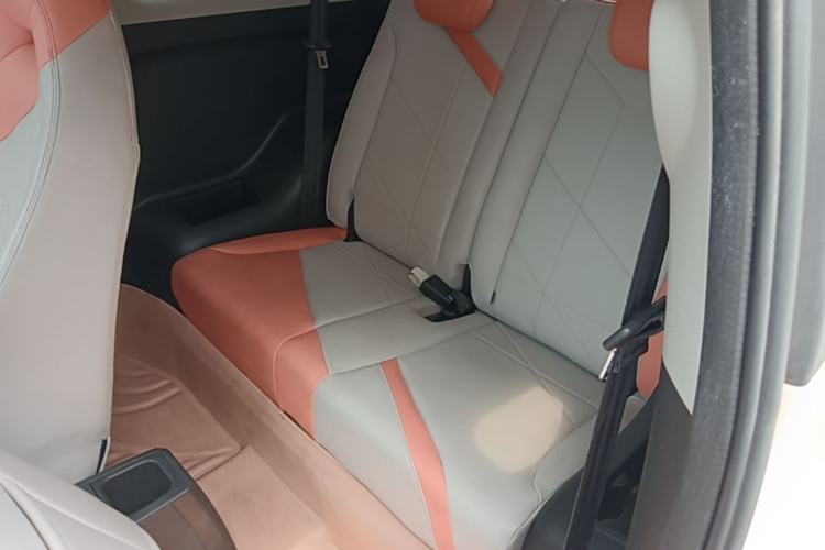 Used Chery QQ Little Ant 2022 Restyled Version Sweet Pink Edition Half-Sugar Version 30.6 kWh 30 kW 301 km Left Rear Seat