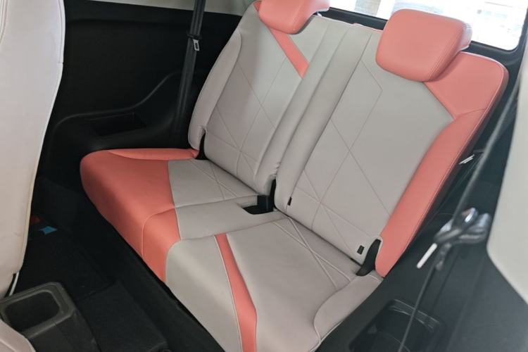 Used Chery QQ Little Ant 2022 Sweet Pink Edition Half-Sugar Version Lithium Iron Phosphate 30 kW 301 km Left Rear Seat
