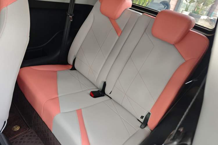 Used Chery QQ Little Ant 2022 Sweet Pink Edition Half-Sugar Version 3-Cell Lithium 30kW 301km Left Rear Seat