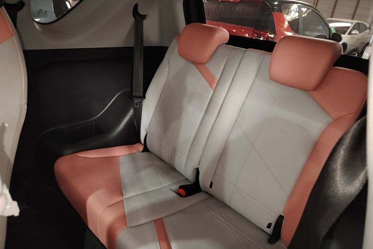 Used Chery QQ Little Ant 2022 Revised Version Sweet Pink Edition Half-Sugar Version Lithium Iron Phosphate 30.7 kWh 30 kW 301 km Left Rear Seat