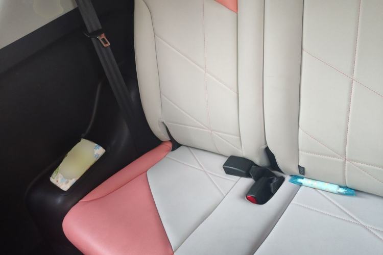 Used Chery QQ Little Ant 2022 Sweet Pink Edition Half-Sugar Version Lithium Iron Phosphate 30 kW 301 km Left Rear Seat