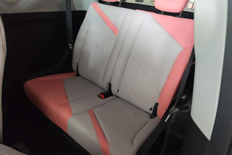 Used Chery QQ Little Ant 2022 Sweet Pink Edition Half-Sugar Version Lithium Iron Phosphate 29.2 kWh 30 kW 301 km Left Rear Seat