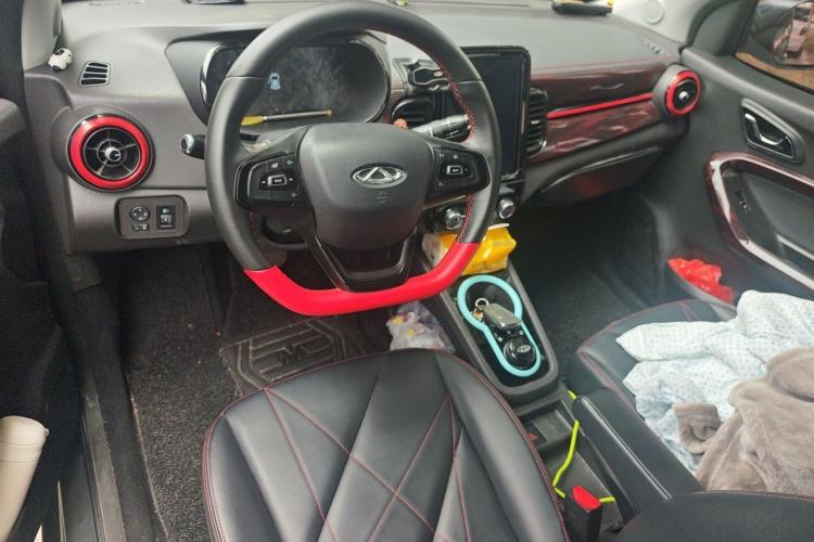 Used Chery QQ Little Ant 2022 Revised Version Sweet Pink Edition Half-Sugar Version Lithium Iron Phosphate 30.7 kWh 30 kW 301 km Center Console